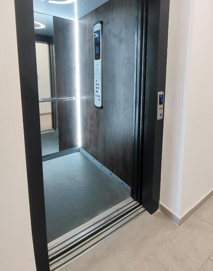 Stylish One Bedroom Apartment Подгорица Екстериор снимка
